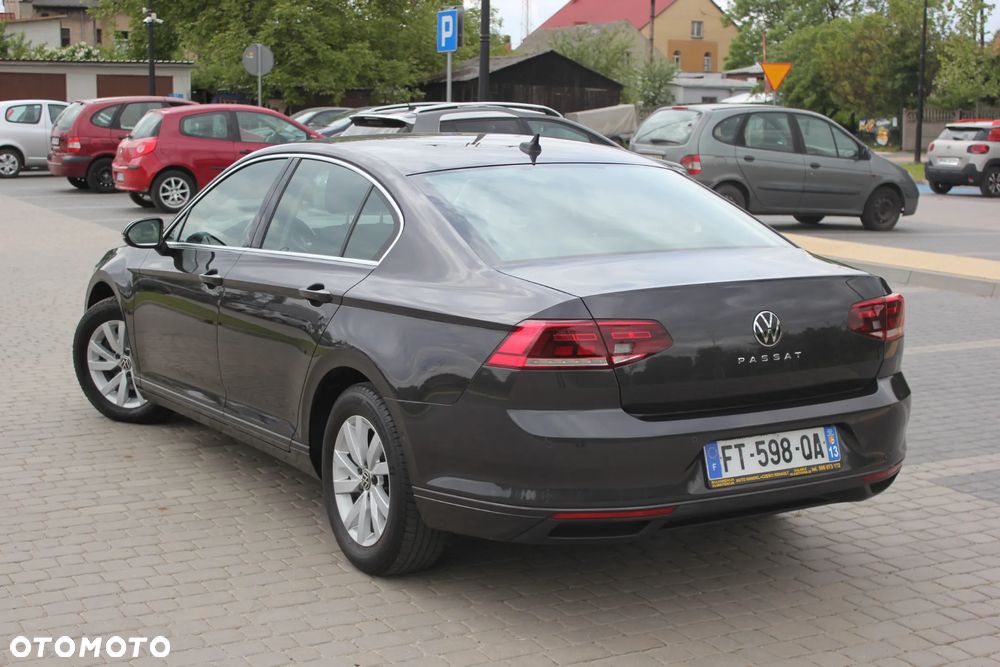 Volkswagen Passat 2.0 TDI SCR DSG Comfortline - 3