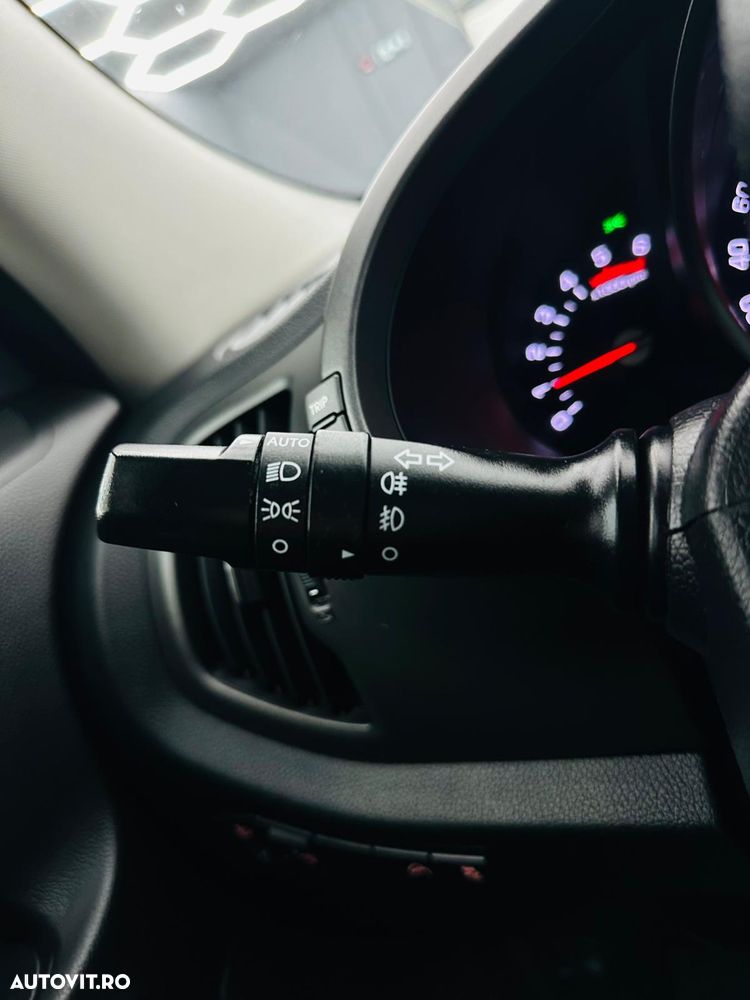 Kia Sportage 1.7 CRDI 2WD Spirit - 28