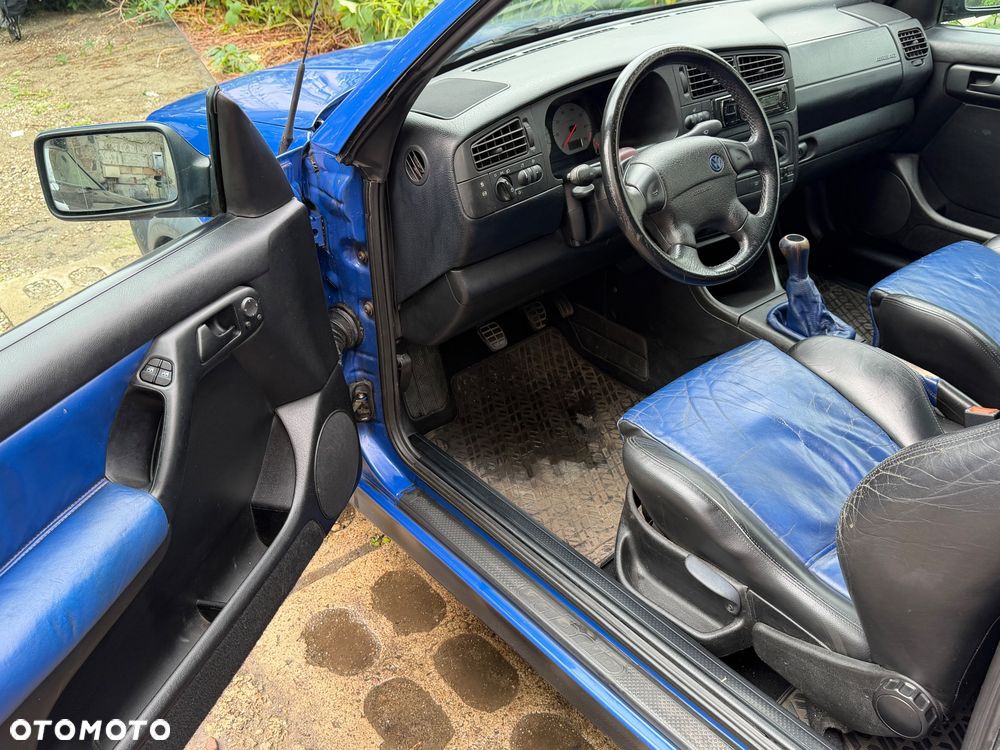 Volkswagen Golf 1.6 - 12
