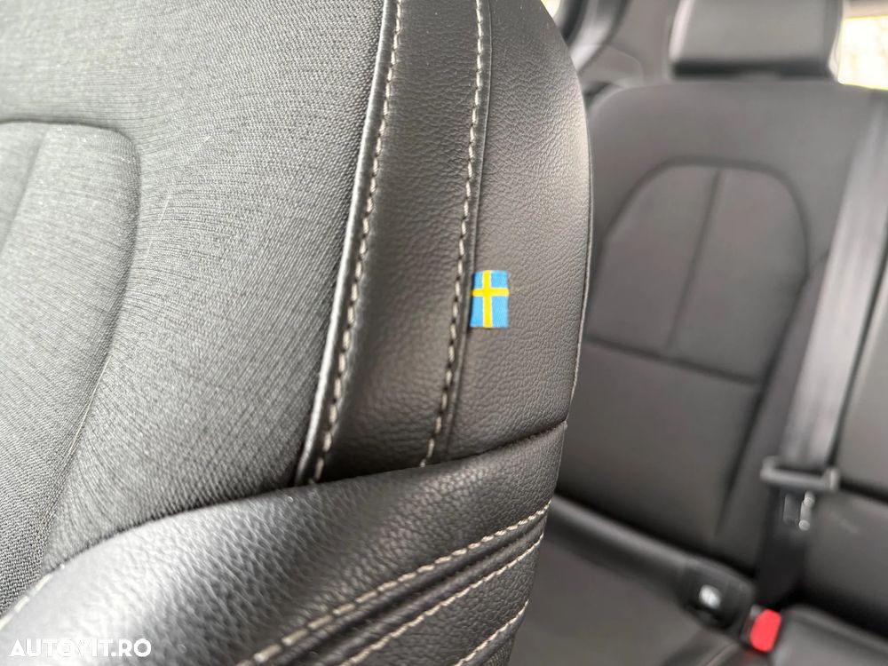 Volvo XC 40 D4 AWD Geartronic Momentum - 19