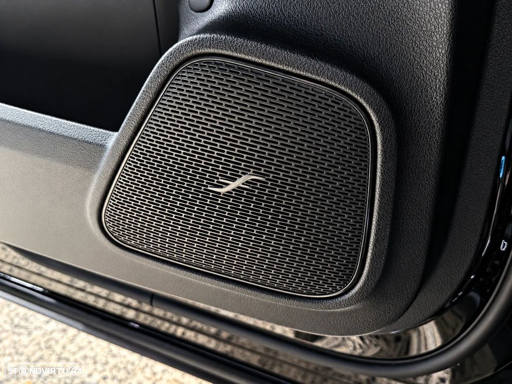 Mercedes-Benz EQA 300 4Matic AMG Line - 23