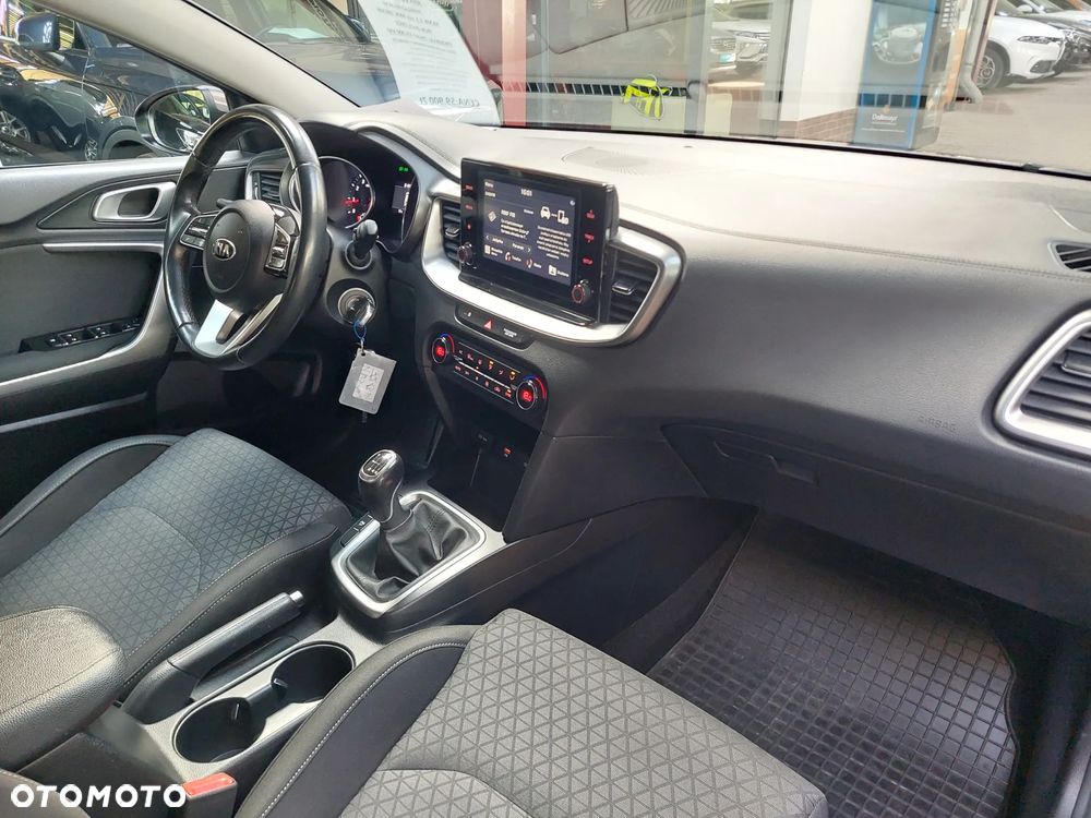 Kia Ceed 1.5 T-GDI M - 21