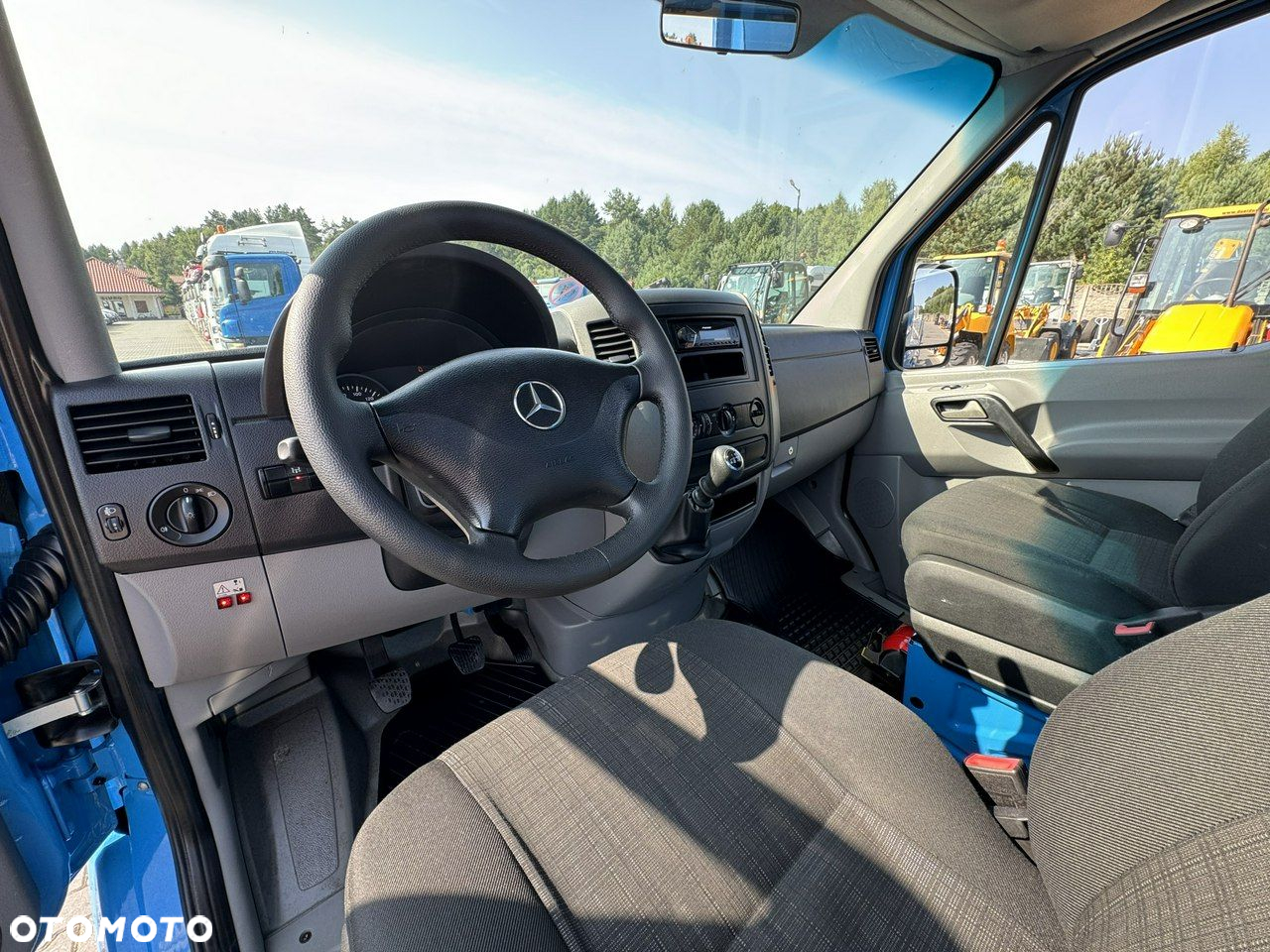 Mercedes-Benz Sprinter - 30