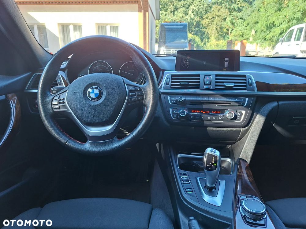 BMW Seria 3 318d Sport Line - 19