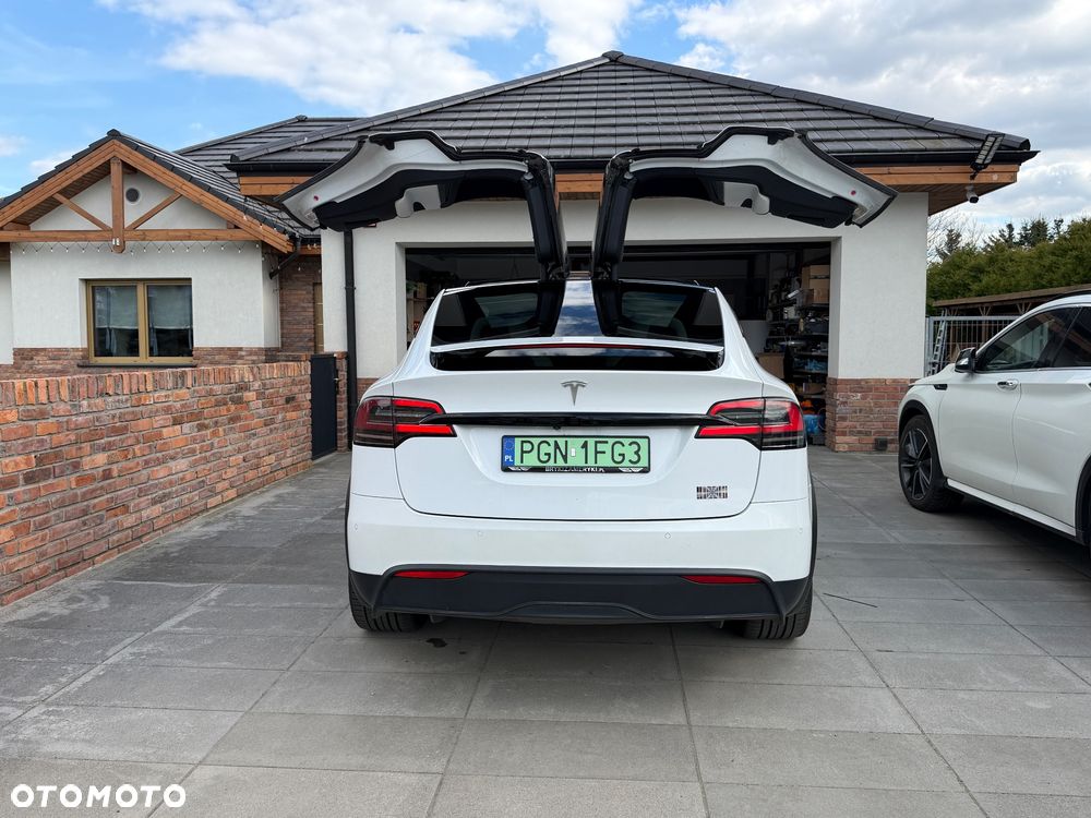 Tesla Model X - 1