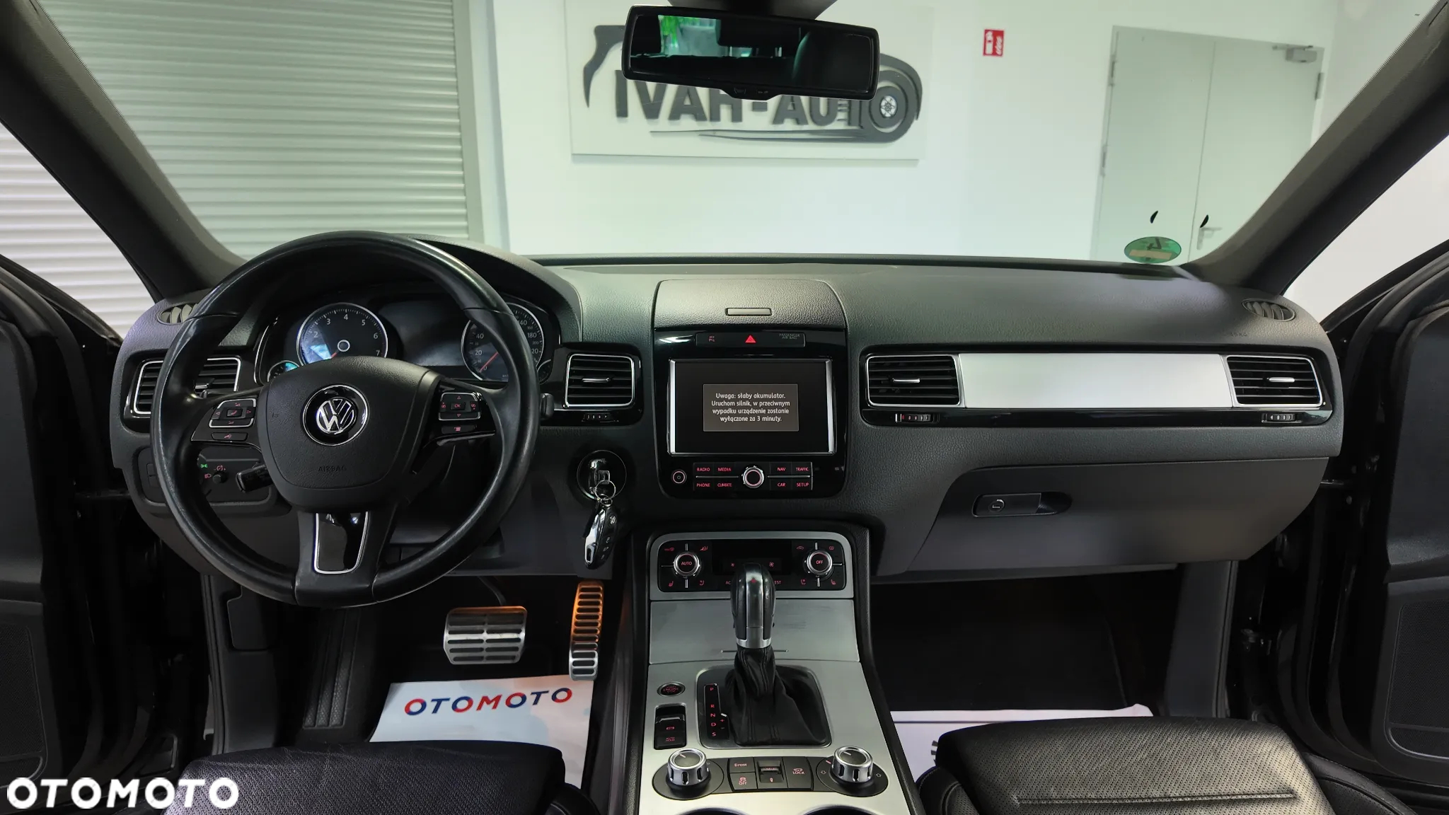 Volkswagen Touareg 3.0 Hybrid Automatik - 32