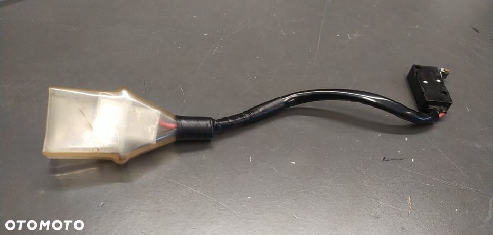 ISEKI SG15 Czujnik Załączenie Przedniego Napędu - 2