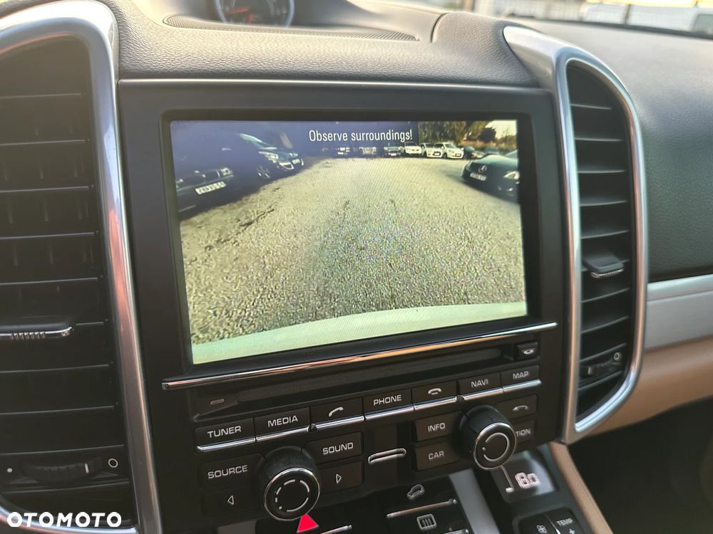 Porsche Cayenne - 35