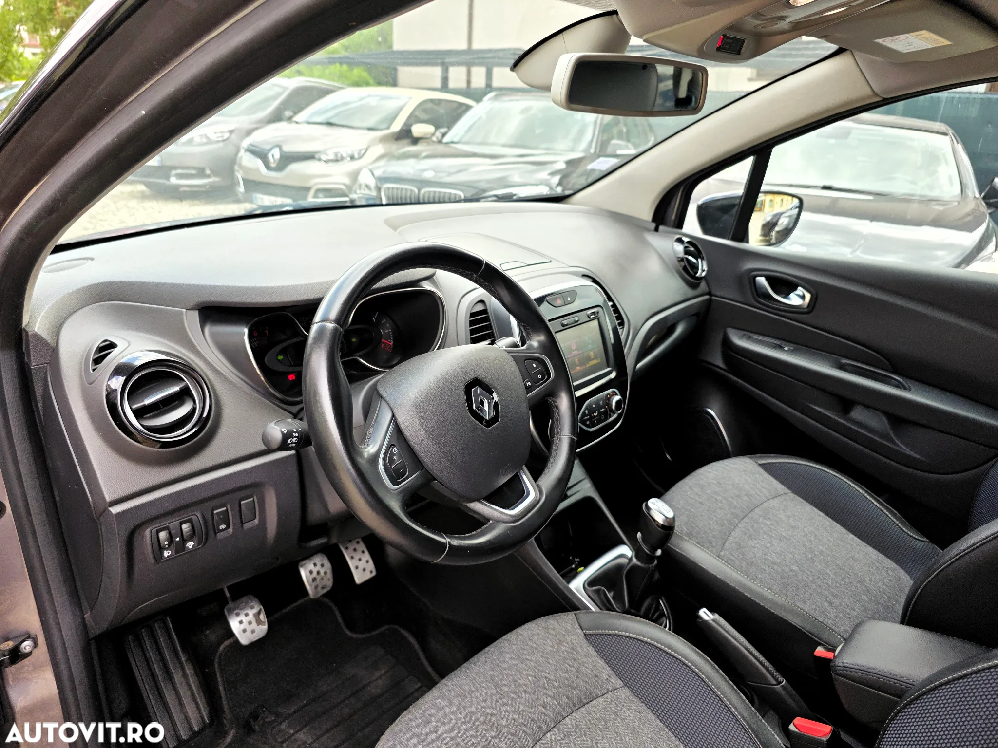 Renault Captur TCe 130 GPF INTENS - 21