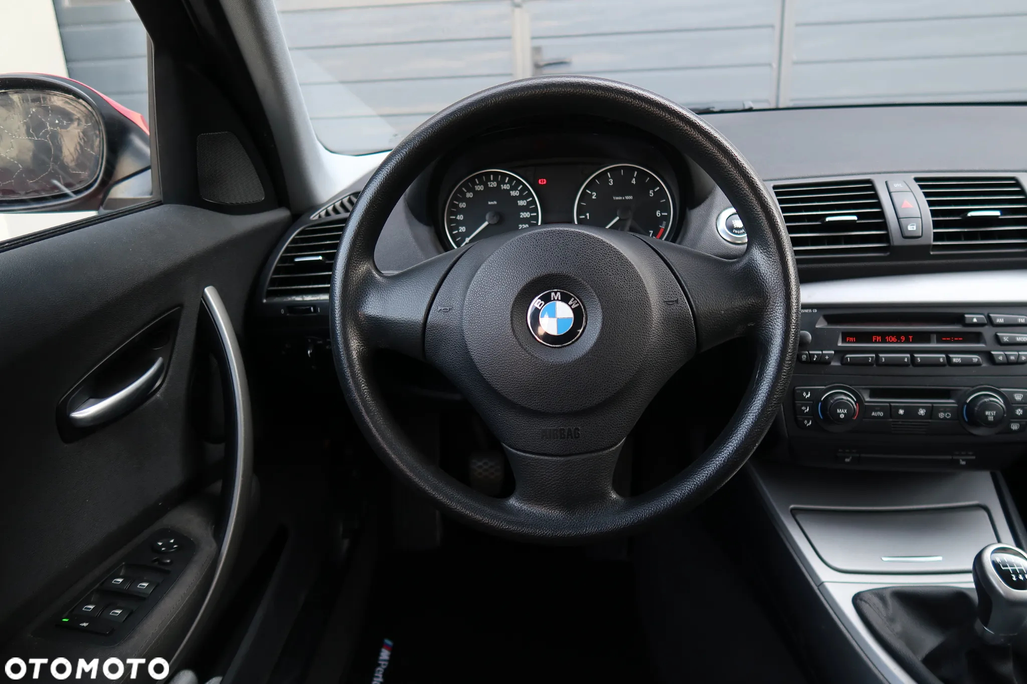 BMW Seria 1 116i - 22