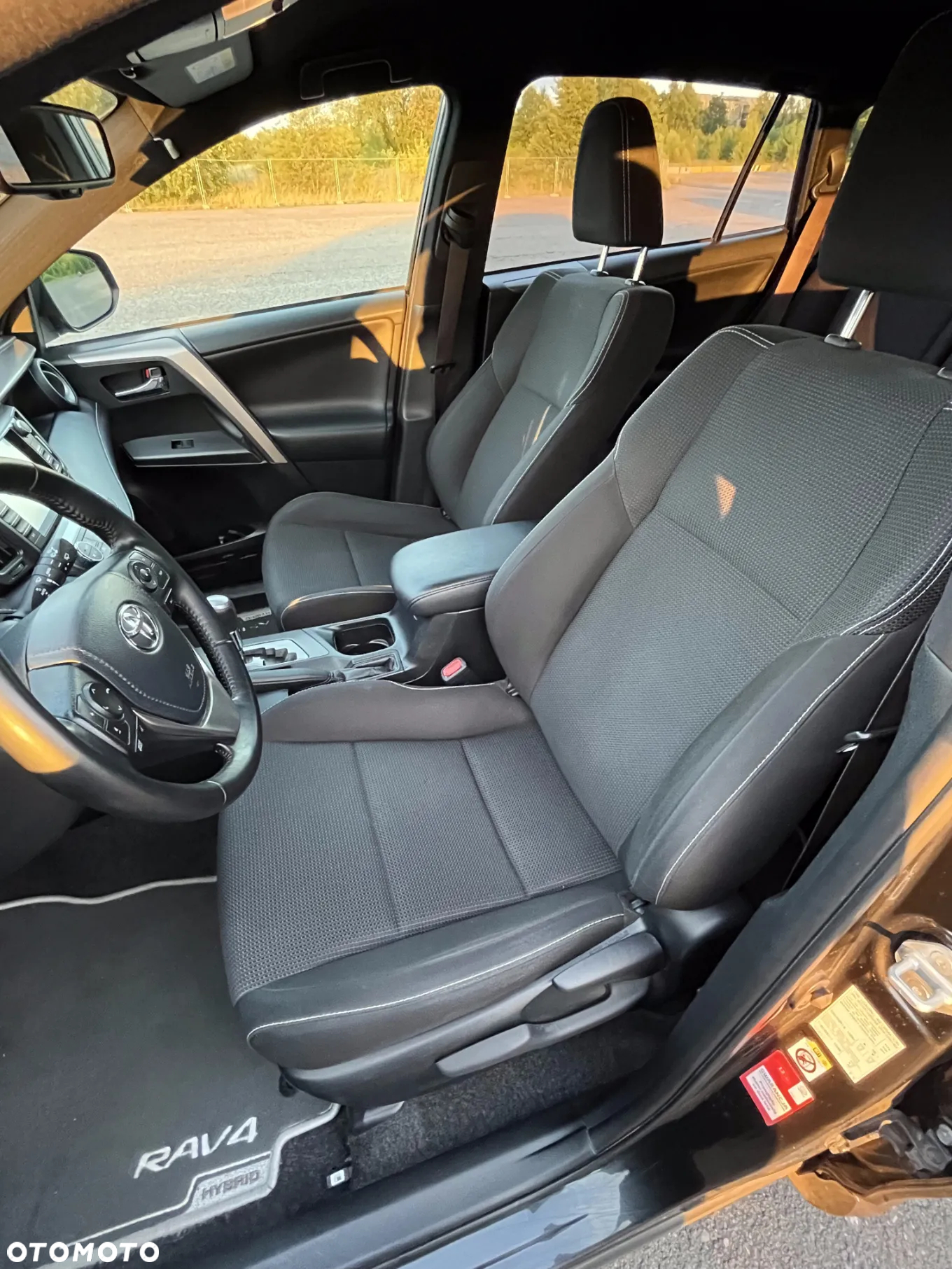 Toyota RAV4 Hybrid Premium 4x2 - 7