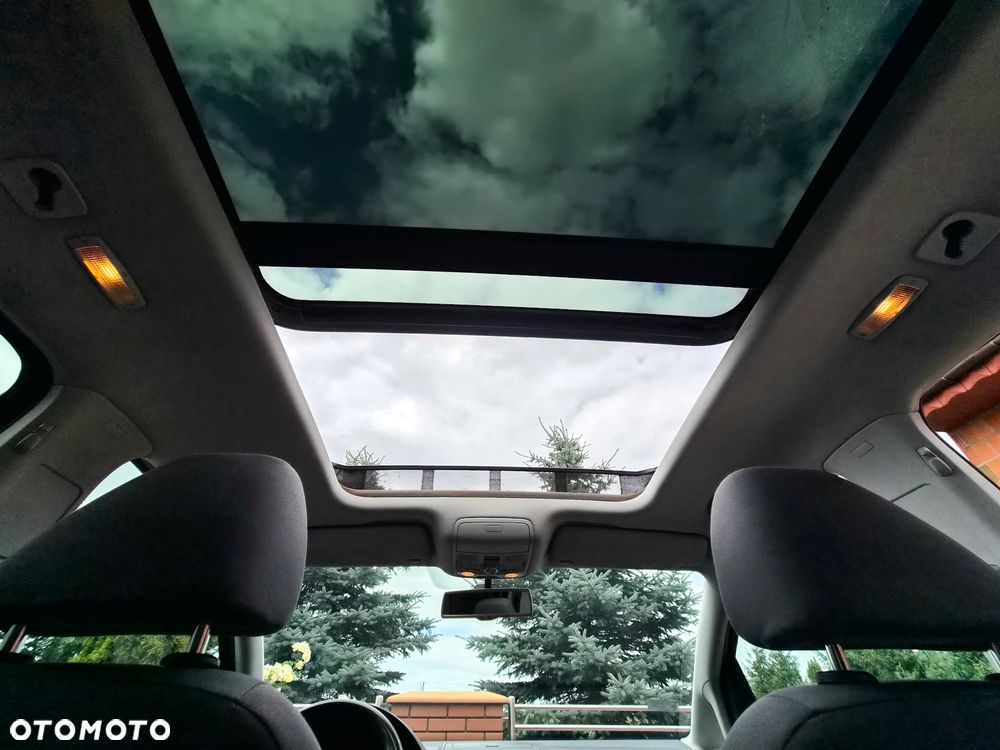 Volkswagen Touran 2.0 TDI DPF Comfortline - 10