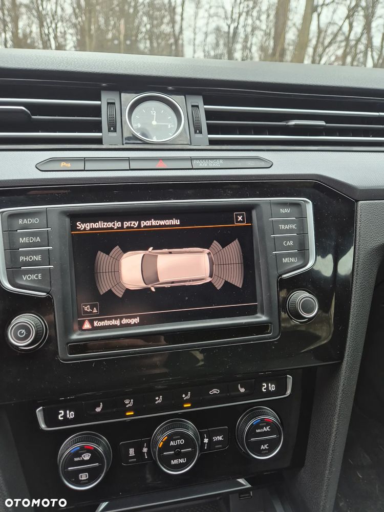 Volkswagen Passat 2.0 TDI (BlueMotion Technology) Comfortline - 15