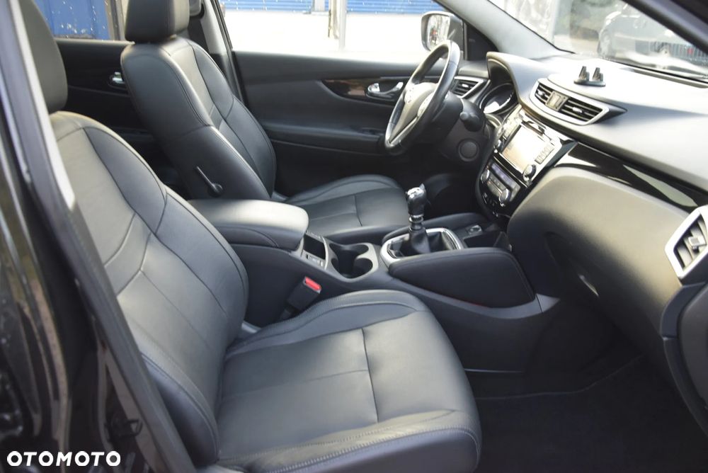 Nissan Qashqai 1.6 dCi Xtronic TEKNA+ - 33