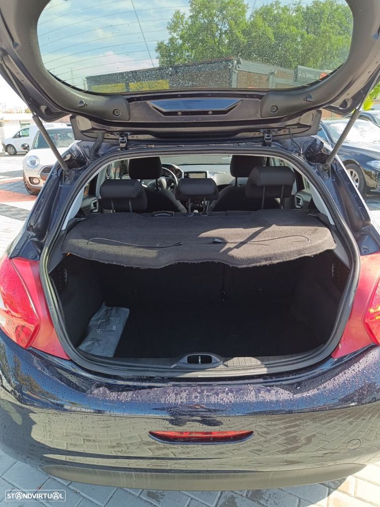 Peugeot 208 1.2 VTi SE Style - 9