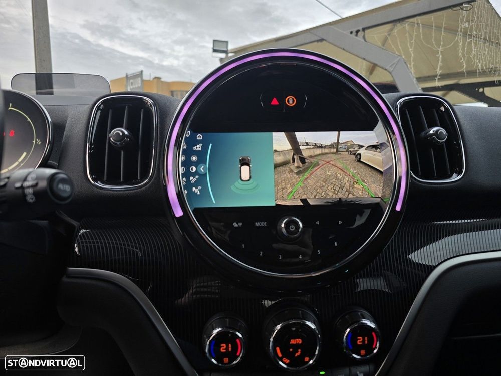 MINI Countryman Cooper SE Premium Essential Auto - 25