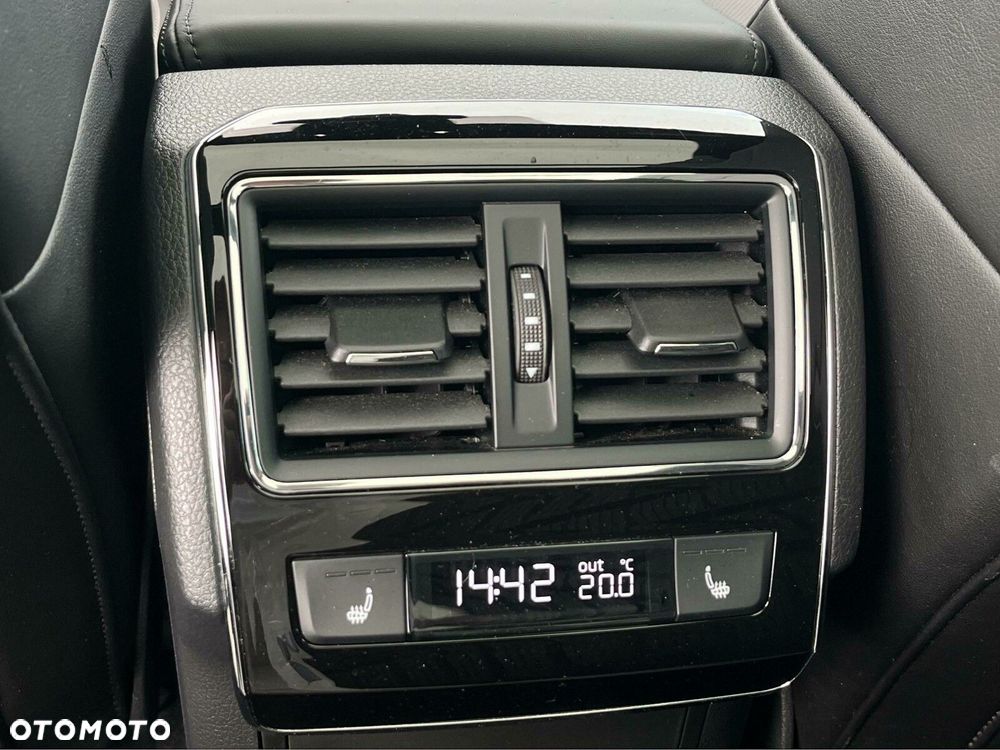 Skoda Superb 2.0 TSI L&K DSG - 17