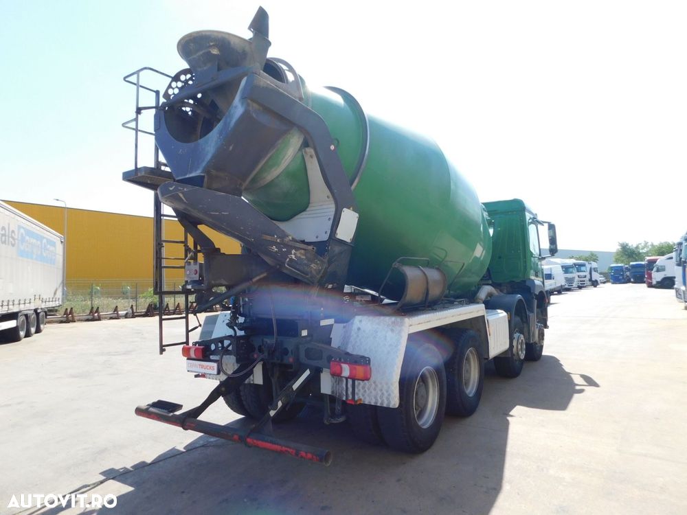 Mercedes-Benz Arocs 3243 - 3