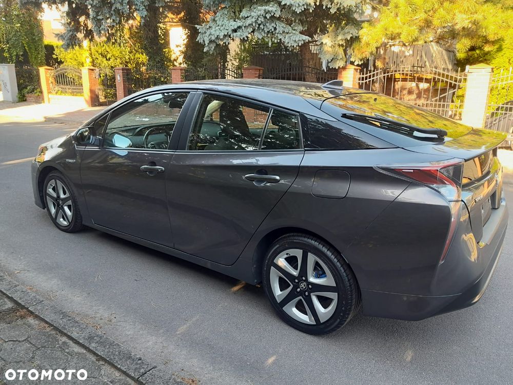 Toyota Prius - 5