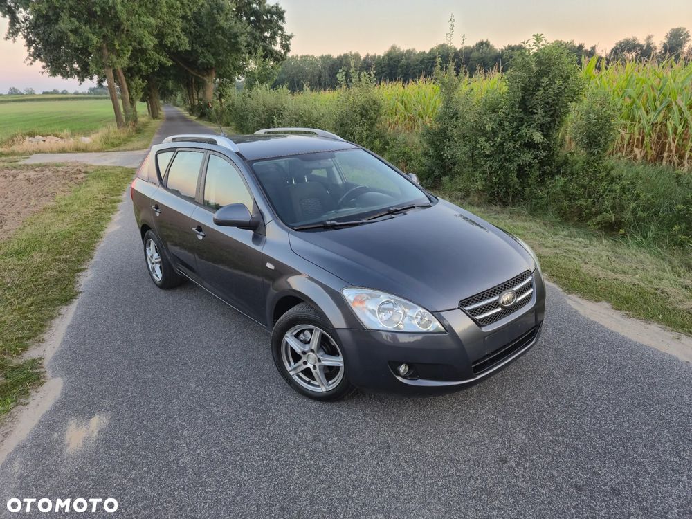 Kia Ceed - 23