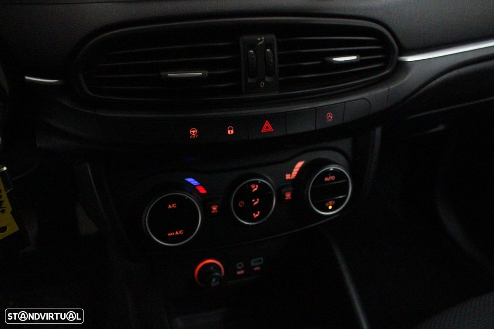 Fiat Tipo 1.3 M-Jet Lounge J17 - 24