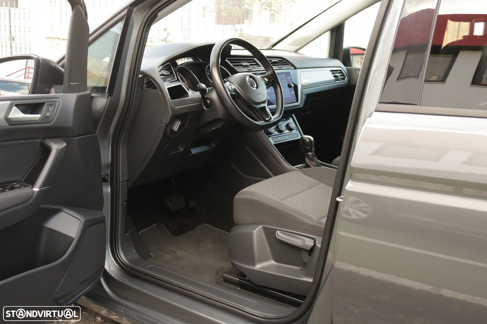 VW Touran 1.6 TDI Confortline DSG - 17