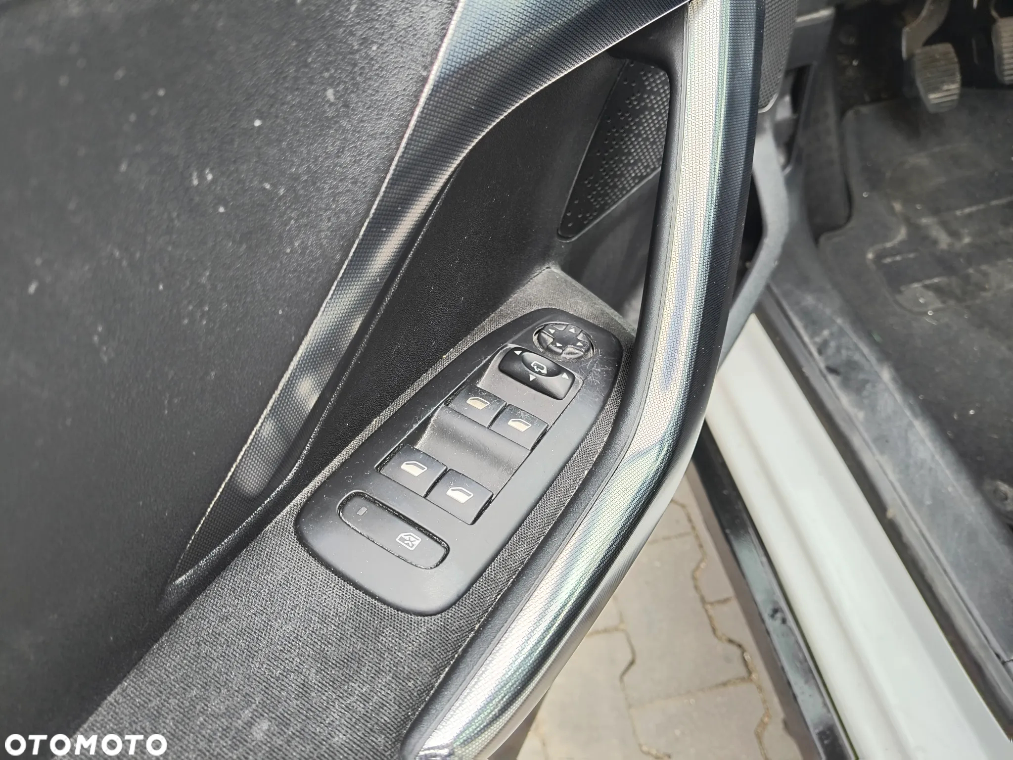 Peugeot 2008 BlueHDi FAP 120 STOP & START Business-Line - 21