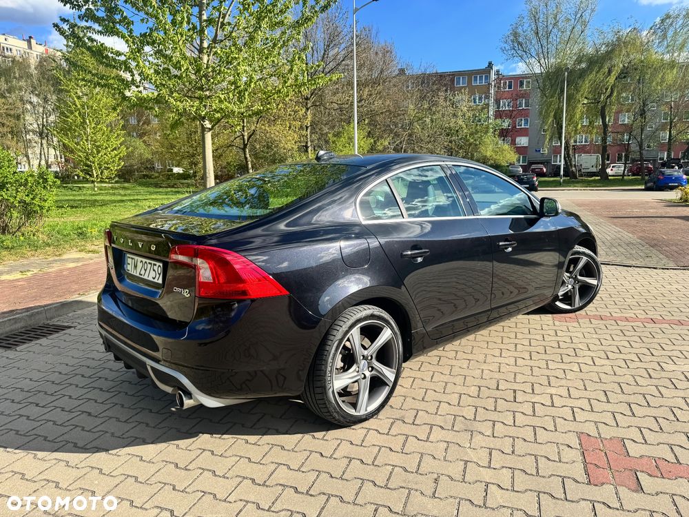 Volvo S60 D2 R-Design - 5