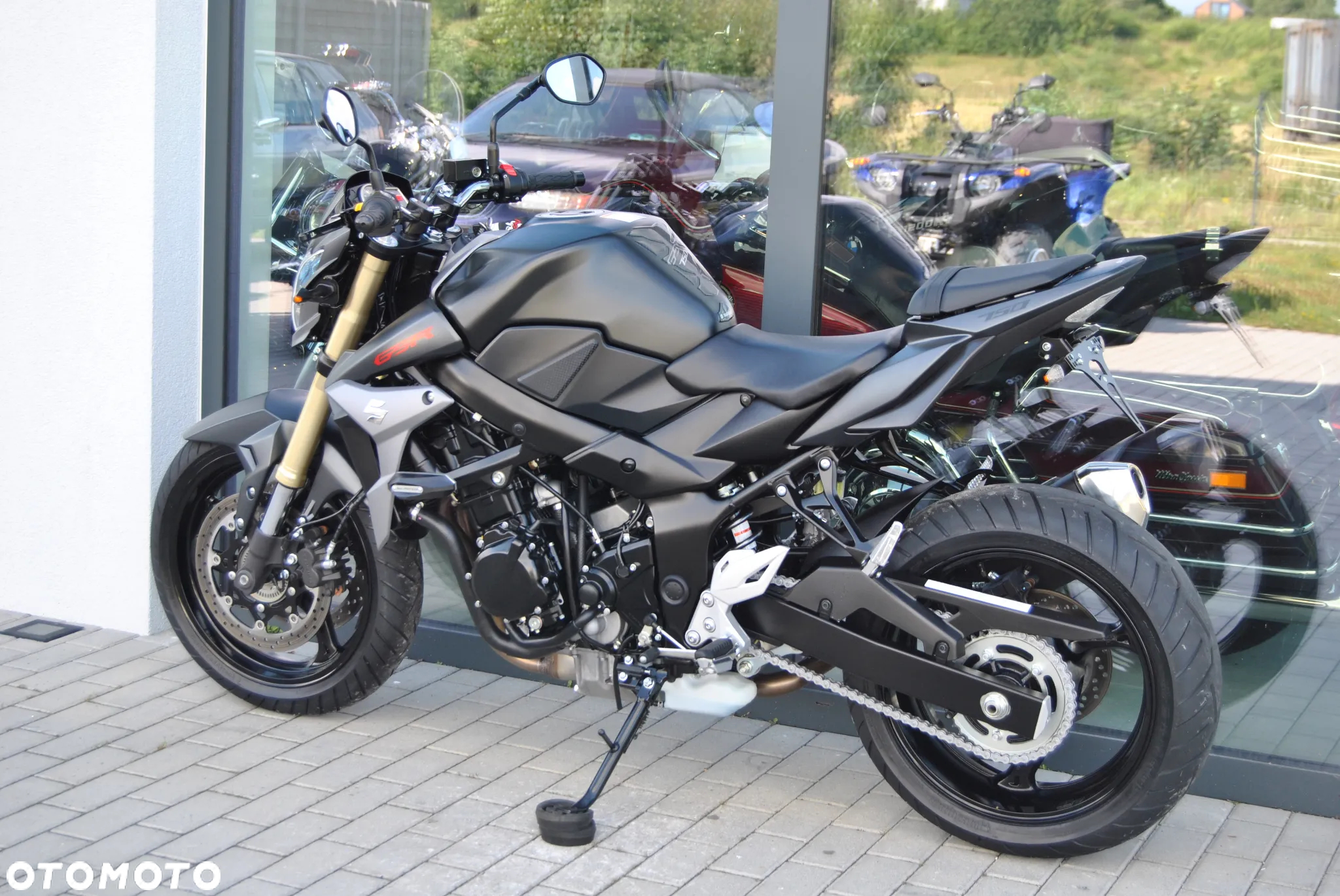 Suzuki GSR - 5
