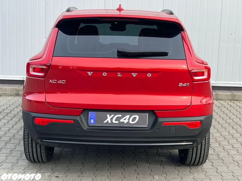 Volvo XC 40 B4 AWD Ultimate Dark - 17