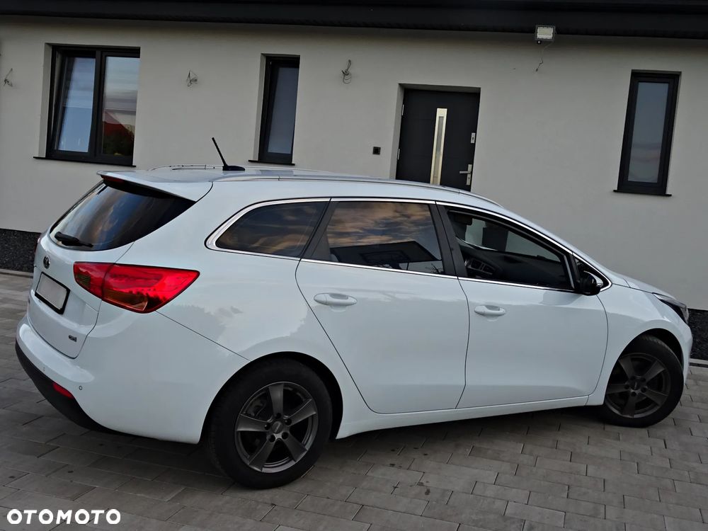 Kia Ceed - 34