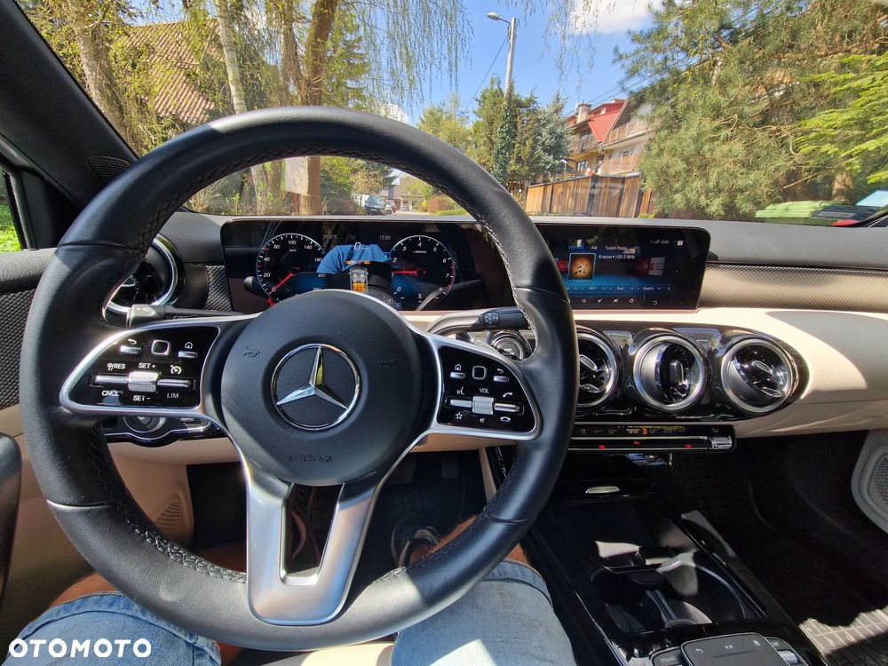 Mercedes-Benz Klasa A 180 Style 7G-DCT - 7