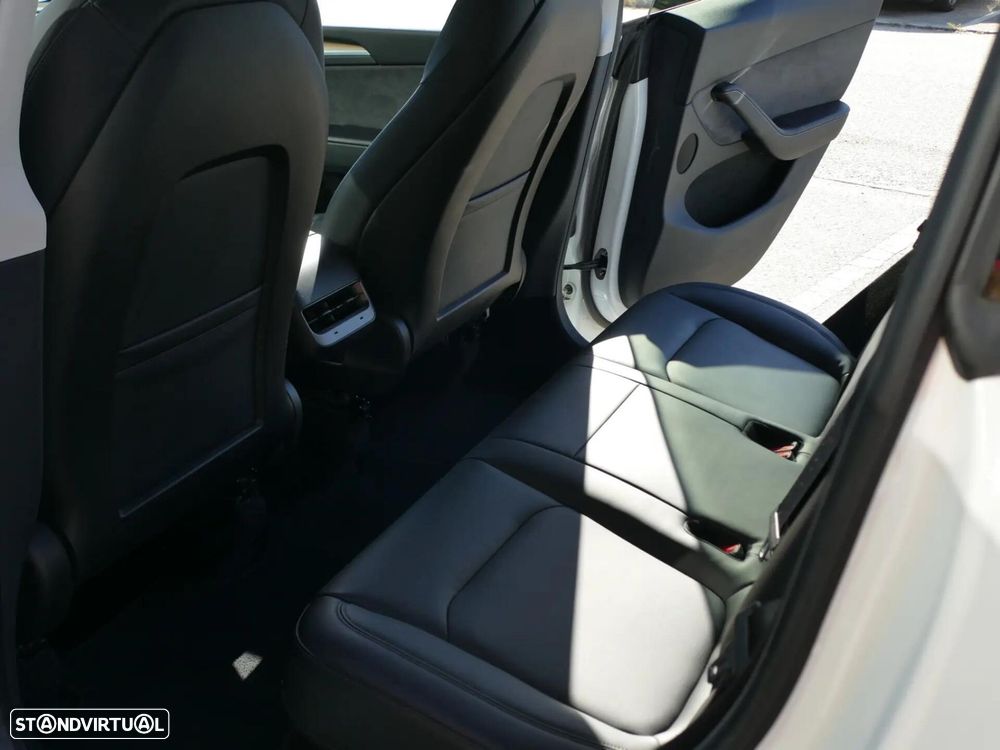 Tesla Model Y Standard - 29