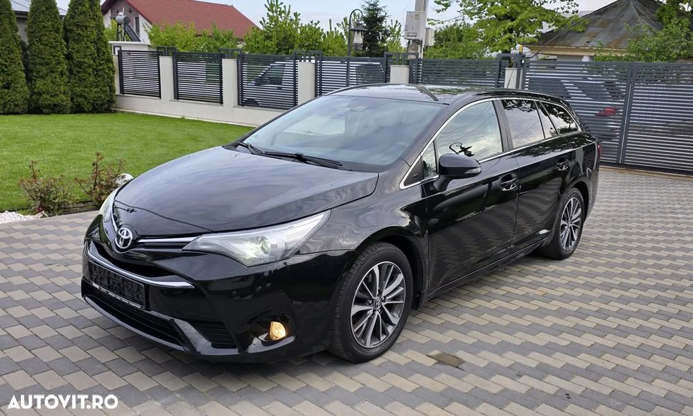 Toyota Avensis - 1