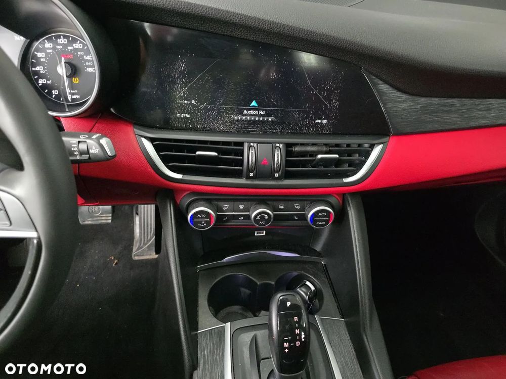 Alfa Romeo Giulia 2.0 Turbo Veloce Q4 - 13