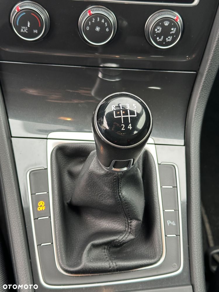 Volkswagen Golf VII 1.6 TDI BMT Comfortline - 10