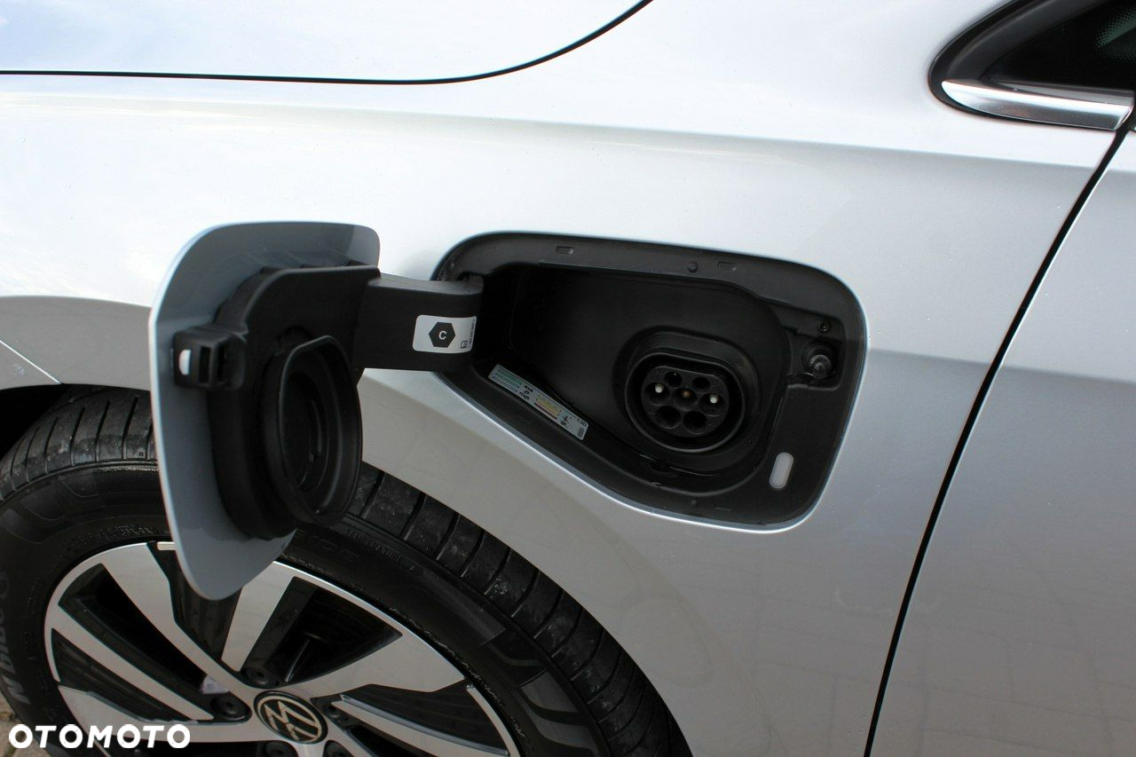 Volkswagen Golf VIII 1.4 TSI Plug-In Hybrid Style DSG - 26