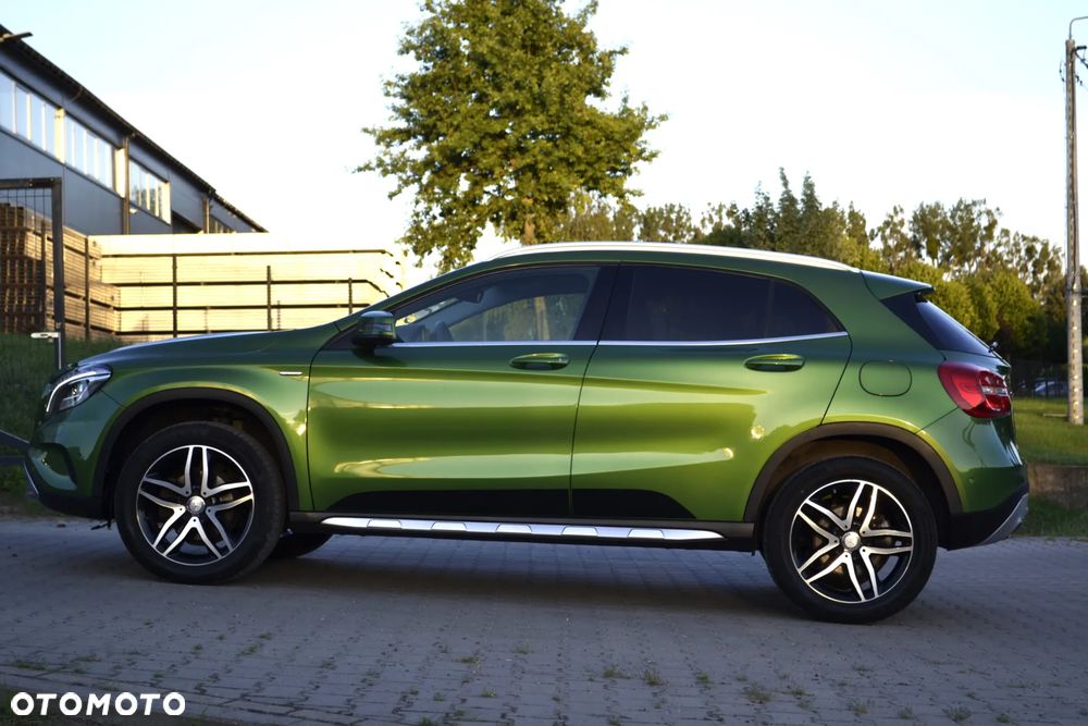 Mercedes-Benz GLA 180 d Activity Edition - 15