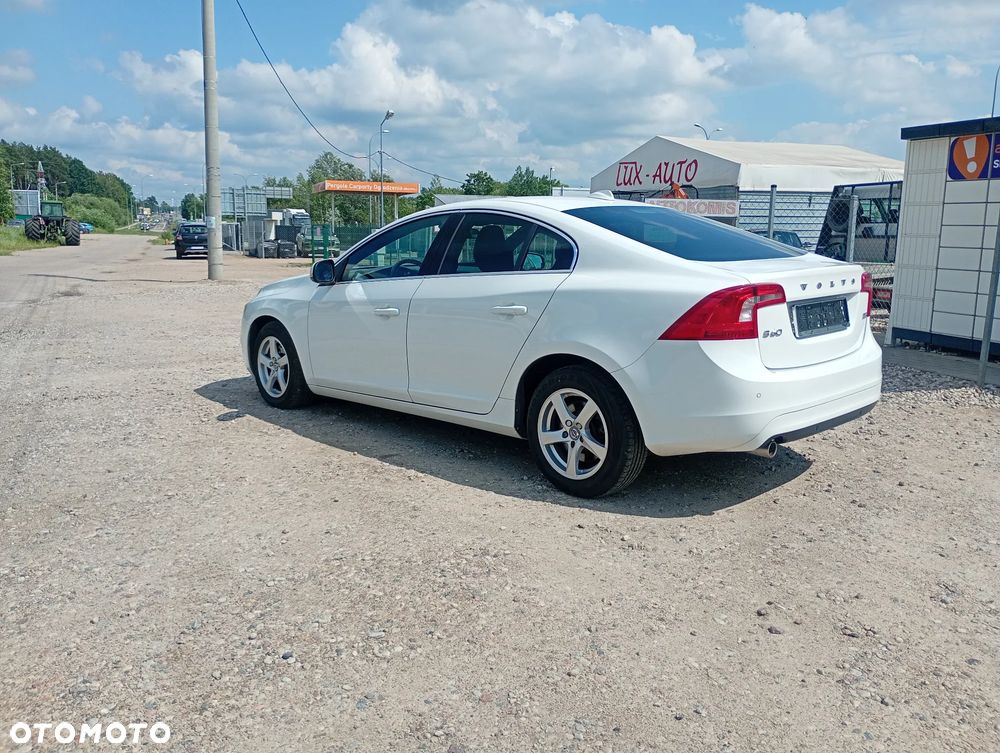 Volvo S60 D3 Geartronic Momentum - 3