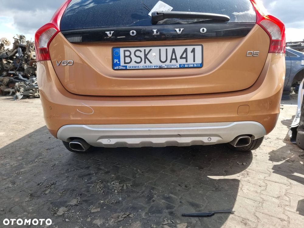 ZDERZAK TYŁ VOLVO V60 704 VIBRANT COPPER - 1