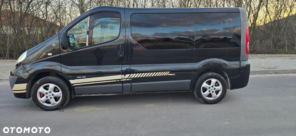 Renault Trafic Grand Passenger Black Edition - 11