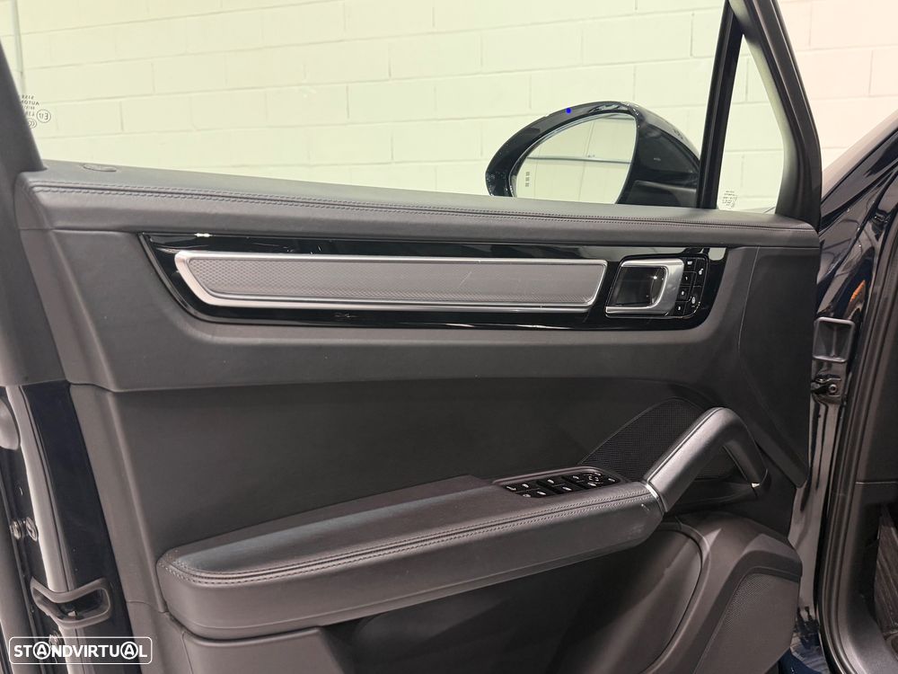 Porsche Cayenne E-Hybrid - 22