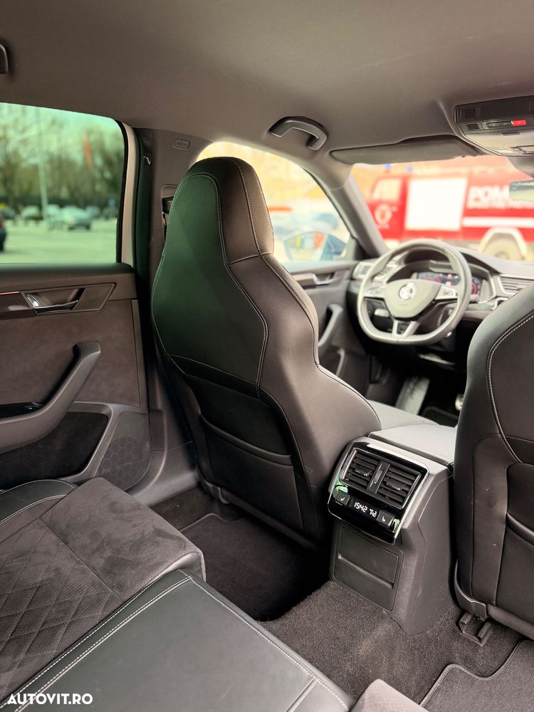 Skoda Superb 2.0 TDI DSG Sportline - 28