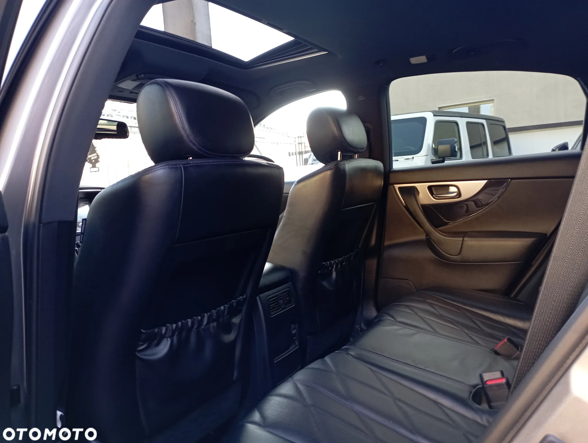 Infiniti Q70 3.0d S Premium - 12