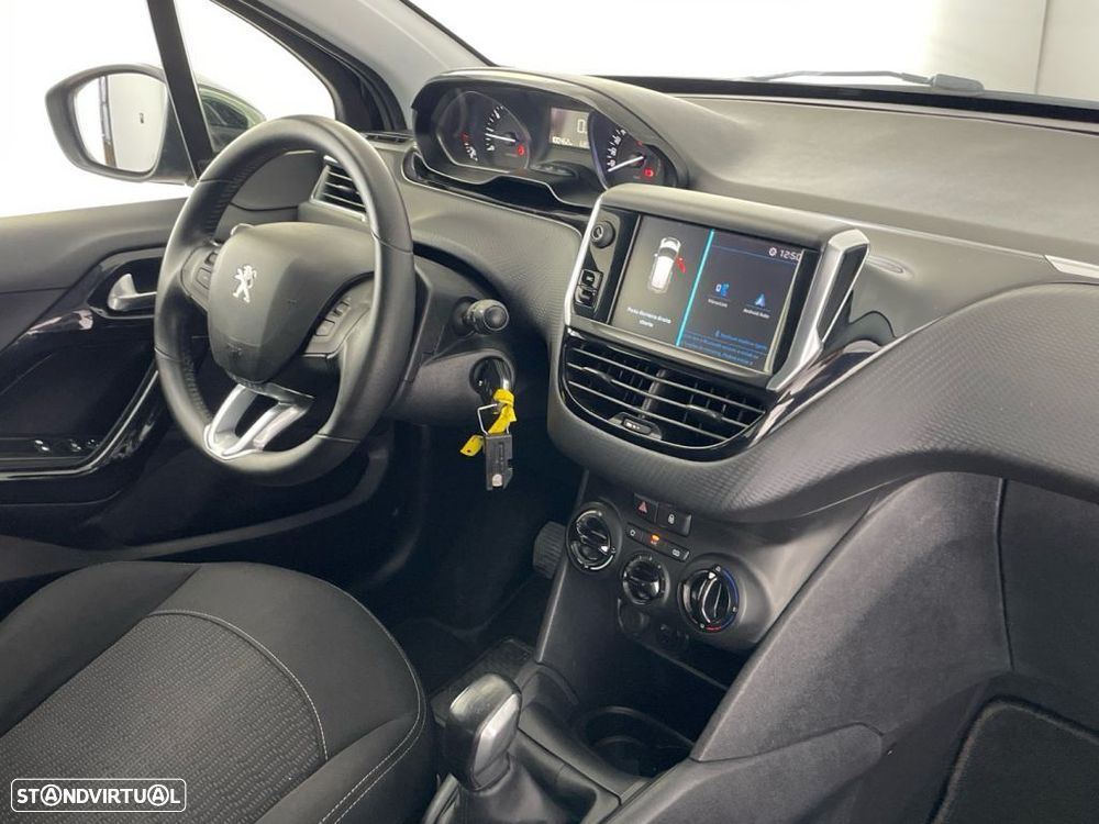 Peugeot 208 1.2 PureTech Style - 22