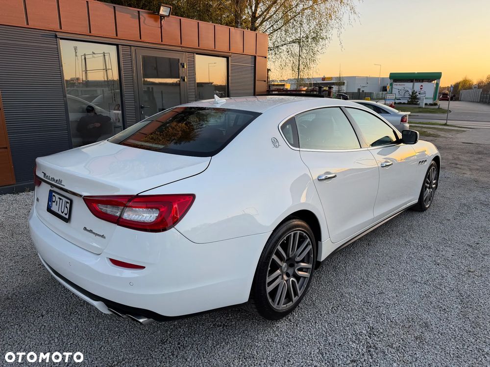 Maserati Quattroporte - 13