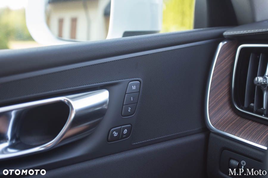 Volvo XC 60 - 30