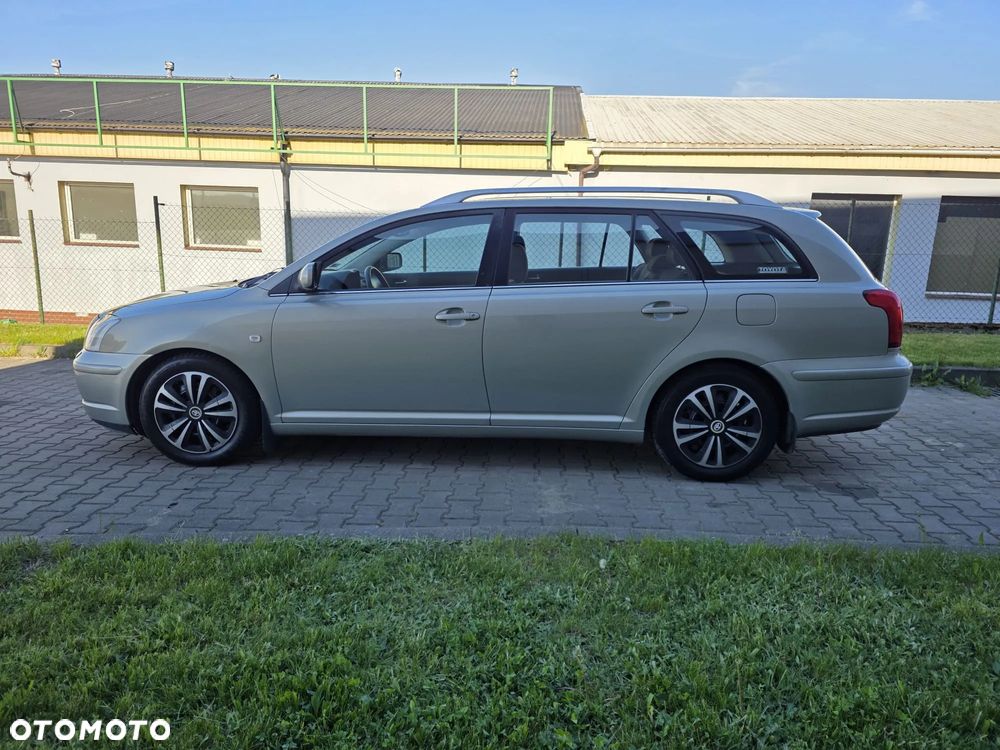 Toyota Avensis 2.0 VVT-i High - 6
