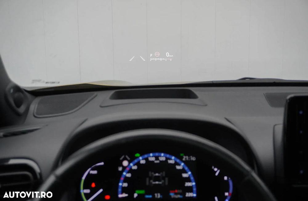 Toyota Yaris Cross 1.5 VVT-i HSD 4x4 Exclusive Adventure - 18