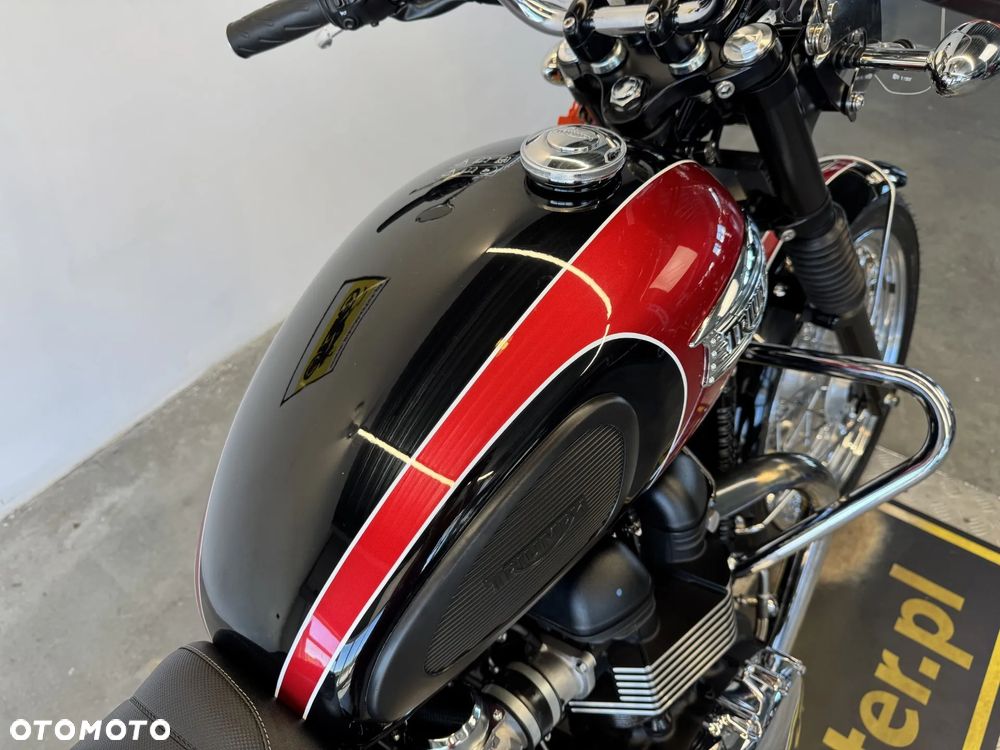 Triumph Bonneville - 18